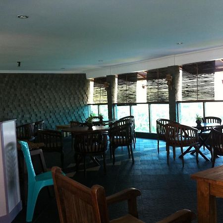 Hotel Adinda Parangtritis Esterno foto