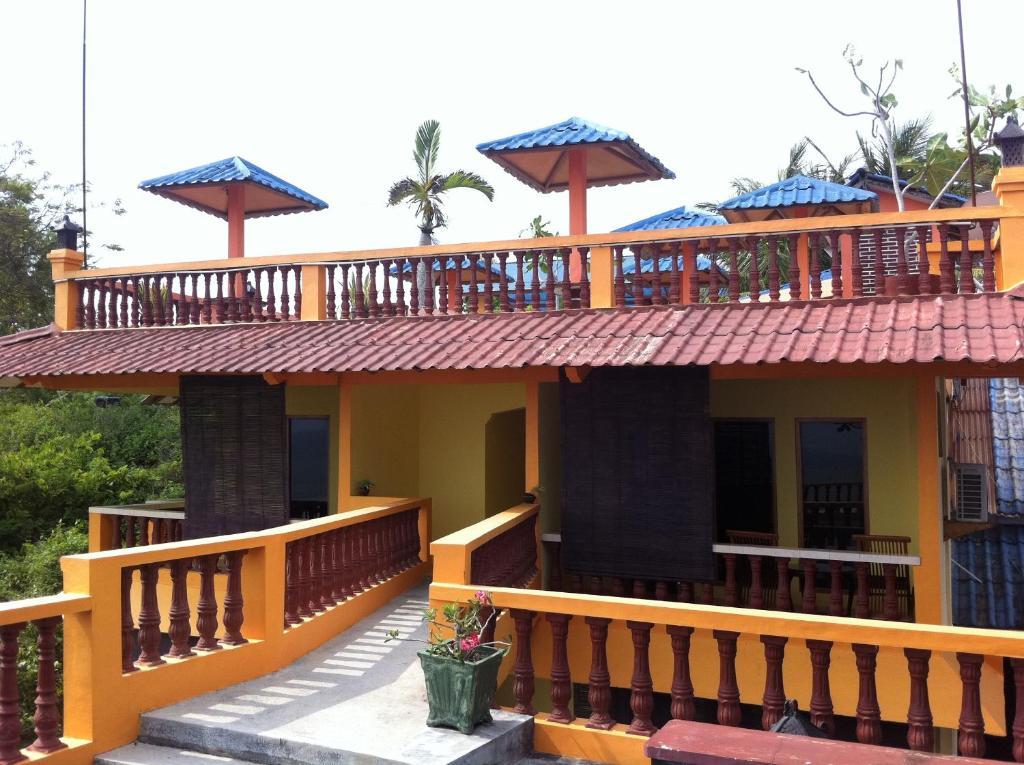 Hotel Adinda Parangtritis Esterno foto
