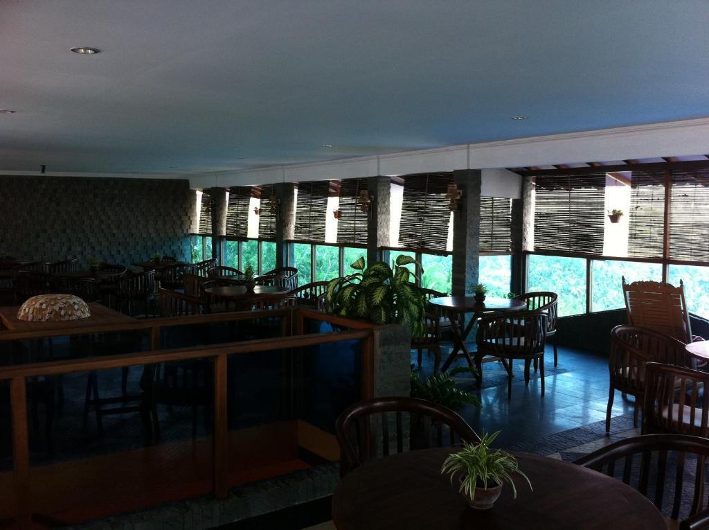 Hotel Adinda Parangtritis Esterno foto